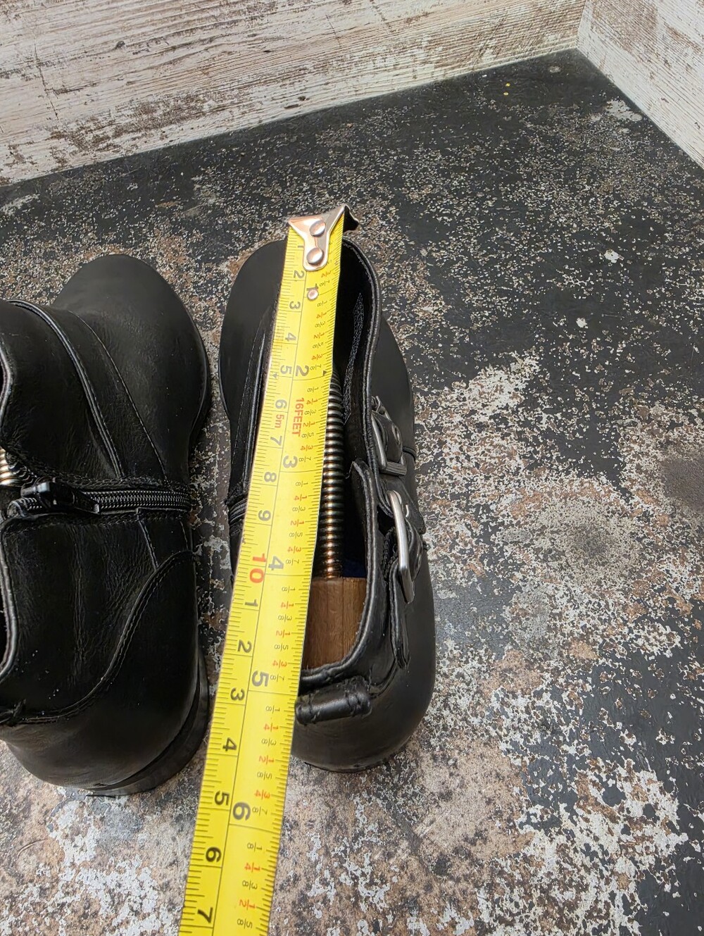 Womens Vionic Logan Boots Sz 9.5 W Wide Used VGC Black Leather - Picture 7 of 9